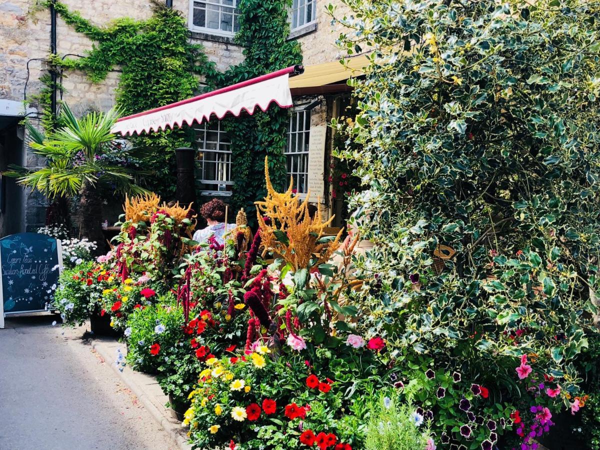 Porters Coffee Shop And B&B Helmsley Esterno foto
